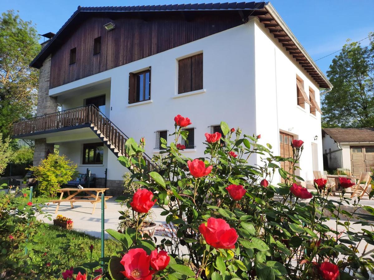 Le Jardin De Moulis Bed & Breakfast Exterior photo